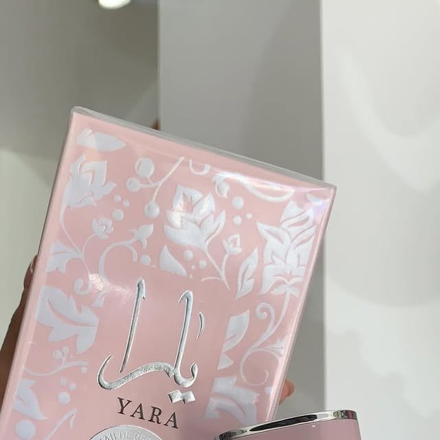 Perfume YARA en caja rosa