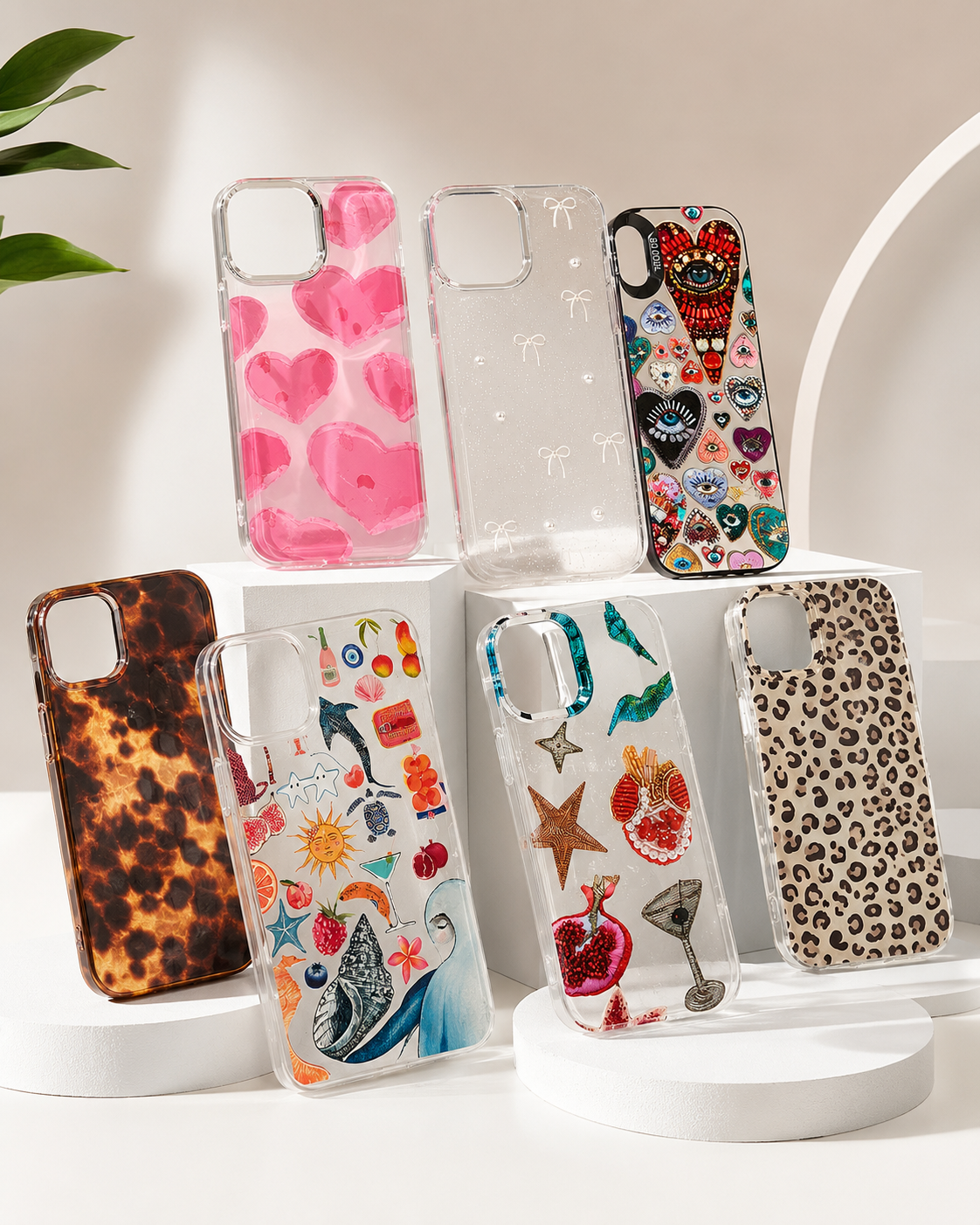 Fundas de celular con diseños de corazones, animal print y más